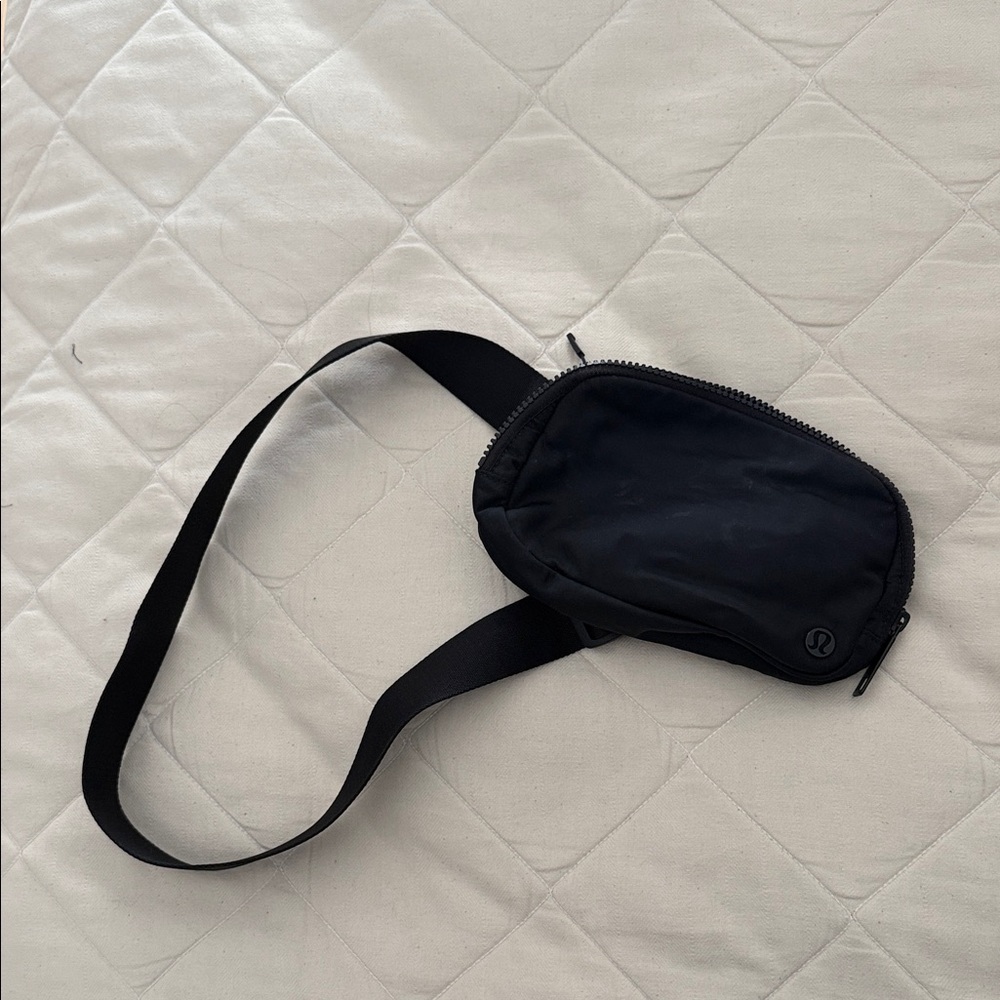 lululemon Black Belt Bag - like new!
